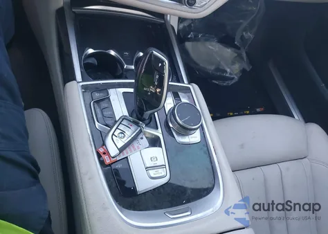 2021 BMW 740I из США, поврежденный, VIN WBA7T2C07MCF72720